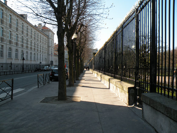  grilles du Luxembourg, rue Auguste Comte